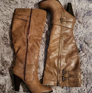 Knee high heeled boots